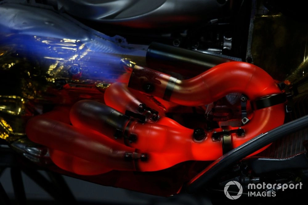 Red Bull run their engine to destruction in the garage