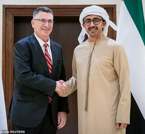 FILE PHOTO: United Arab Emirates Minister of Foreign Affairs Sheikh Abdullah bin Zayed Al Nahyan shakes hands with Israel's Foreign Minister Gideon Sa'ar during a meeting in Abu Dhabi, United Arab Emirates, in this handout picture obtained by Reuters on January 7, 2025. WAM/Handout via REUTERS THIS IMAGE HAS BEEN SUPPLIED BY A THIRD PARTY. MANDATORY CREDIT/File Photo