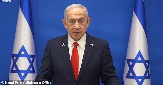 Netanyahu grabs, credit Israel Prime Minister's Office