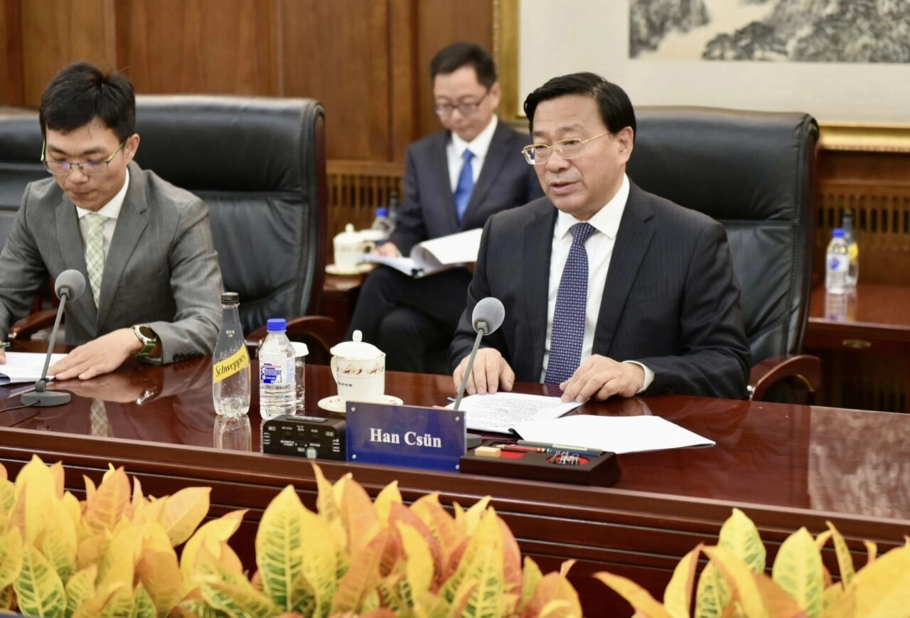 Hungarian agriculture minister meets with Chinese counterpart in China. Photo: Facebook