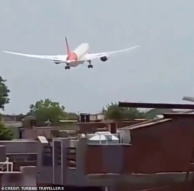 A protrusion on the belly of the aircraft, seen in a newly emerged video, has provided evidence about the plane's final moments