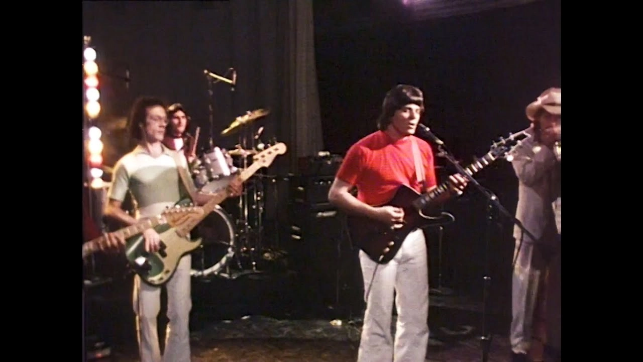 THE STEVE MILLER BAND - Jet Airliner (1977) - YouTube