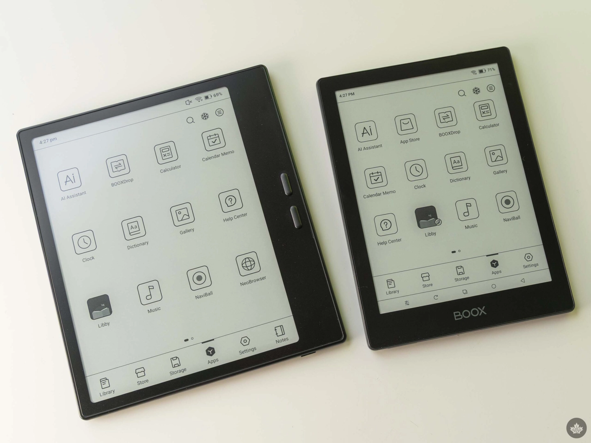 Boox Go 7 (left) and Go 6 (right).
