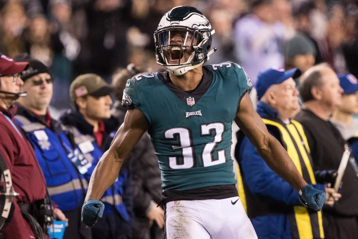 Philadelphia Eagles cornerback Rasul Douglas (32) reacts after making a tackle during a fourth-quarter play versus Washington at Lincoln Financial Field.