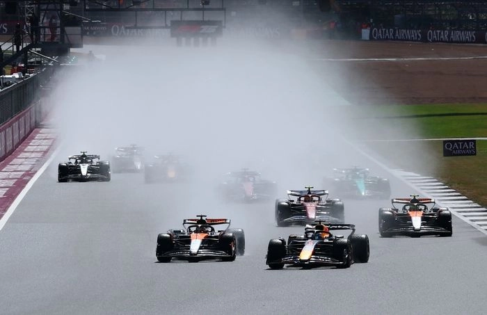 Oscar Piastri, McLaren, Max Verstappen, Red Bull Racing