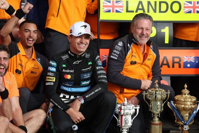 Lando Norris, McLaren, Zak Brown, McLaren