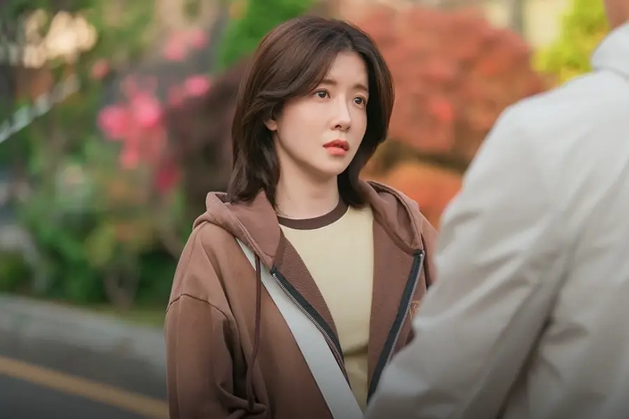 Jung In Sun Shares Insights Into Her 'Our Golden Days' Character And Chemistry With Jung Il Woo