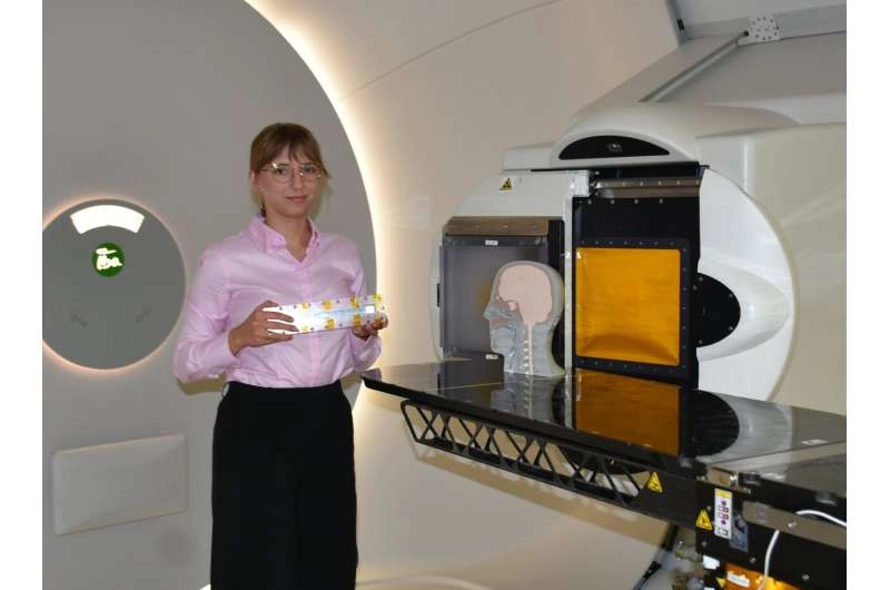 Radiotherapy of cancer: Toward better control of the proton beam
