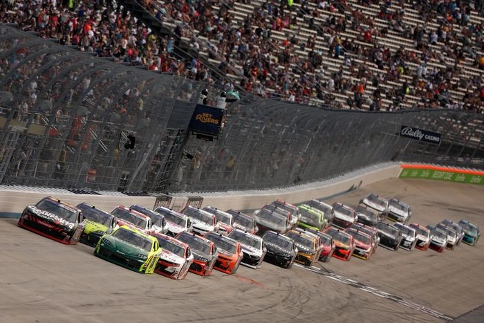 Connor Zilisch, JR Motorsports Chevrolet, Brandon Jones, Joe Gibbs Racing Toyota