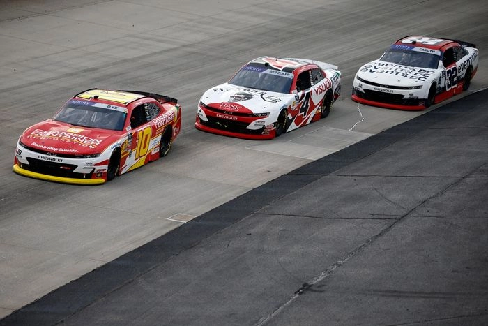 Daniel Dye, Kaulig Racing Chevrolet, Parker Retzlaff, Alpha Prime Racing Chevrolet