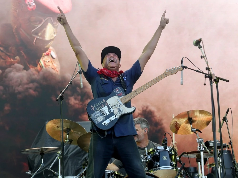 Tom Morello (Rage Against the Machine/ Audioslave) rocked the main stage at Bluesfest Wednesday.