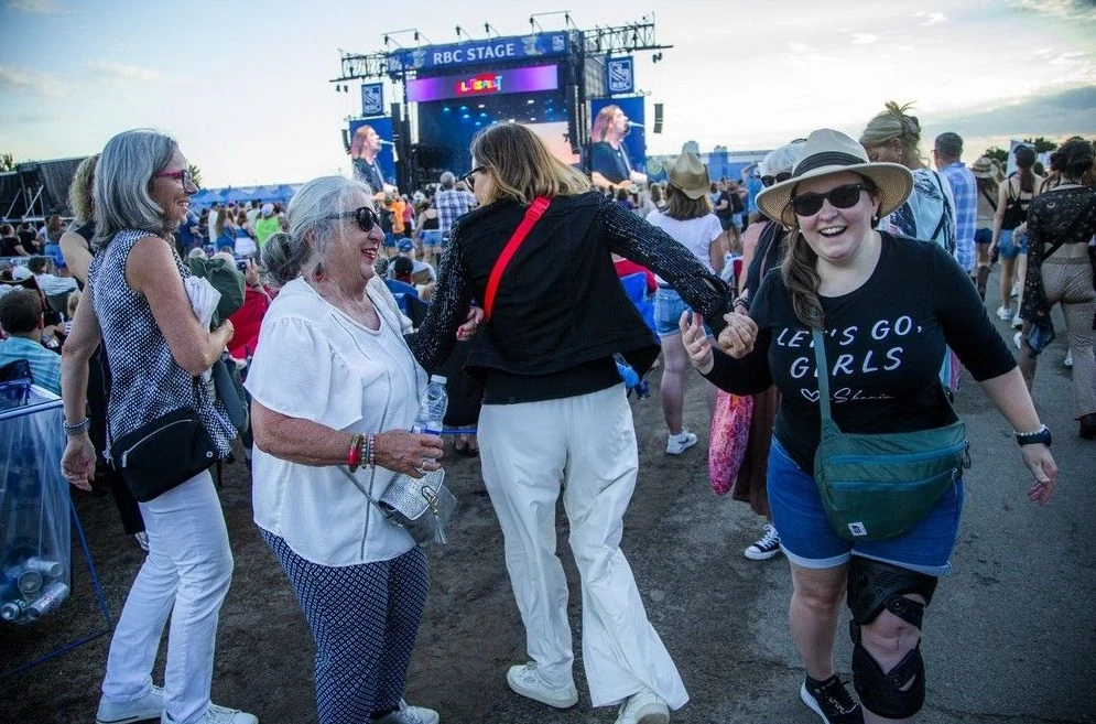 Ottawa Bluesfest fans