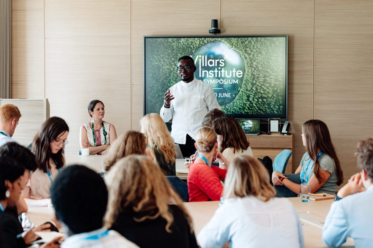 A central pillar of Mongabay Africas current strategy is capacity building. As part of this effort, David Akana periodically delivers workshops and lectures at African universities on climate and environmental journalism. Photo courtesy of the Villars Institute