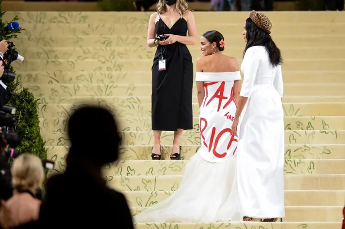 The 2021 Met Gala Celebrating In America: A Lexicon Of Fashion - Street Sightings