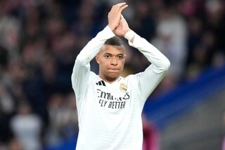 Kylian Mbappe Gets Real Madrid's No. 10 Jersey, Taking Over From Luka Modric