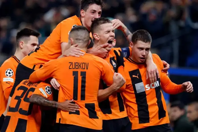 Shakhtar Donetsk Players Celebrating Goal
