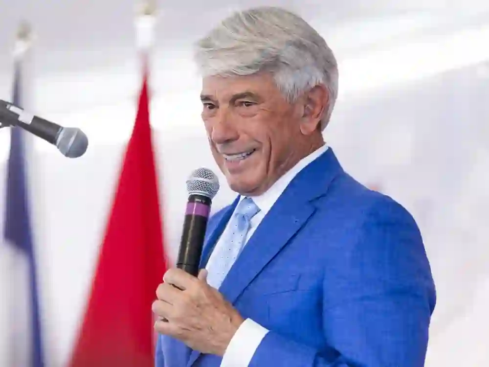 Buck Martinez, former professional baseball catcher and current Toronto Blue Jays colour commentator, speaks at the Canadian Baseball Hall of Fame in 2024.