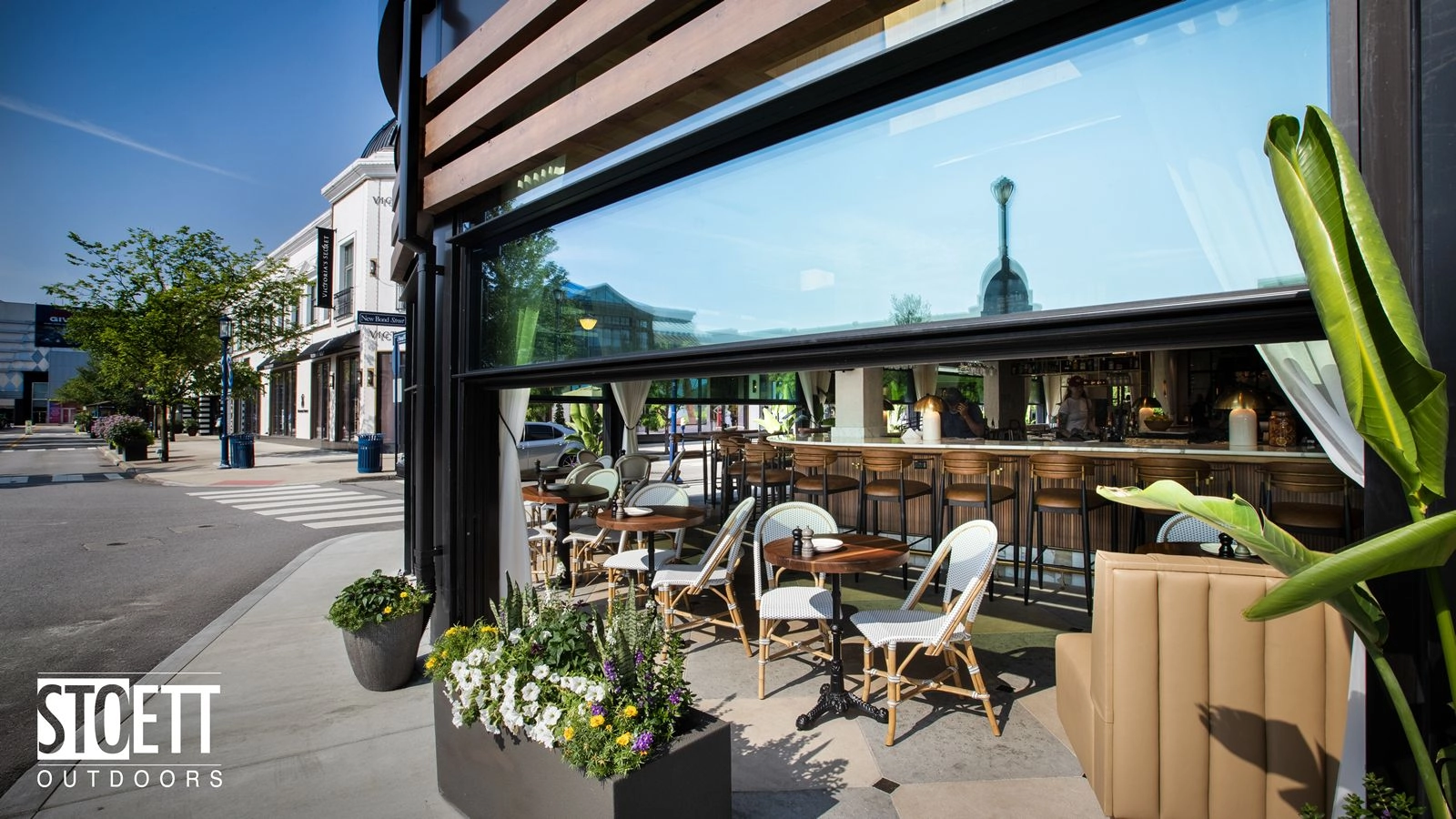 Newly Opened Bar Italia in Lakewood, OH Creates Seamless Indoor/Outdoor Dining Space with Stoett's Panora Retractable Glass Wall System