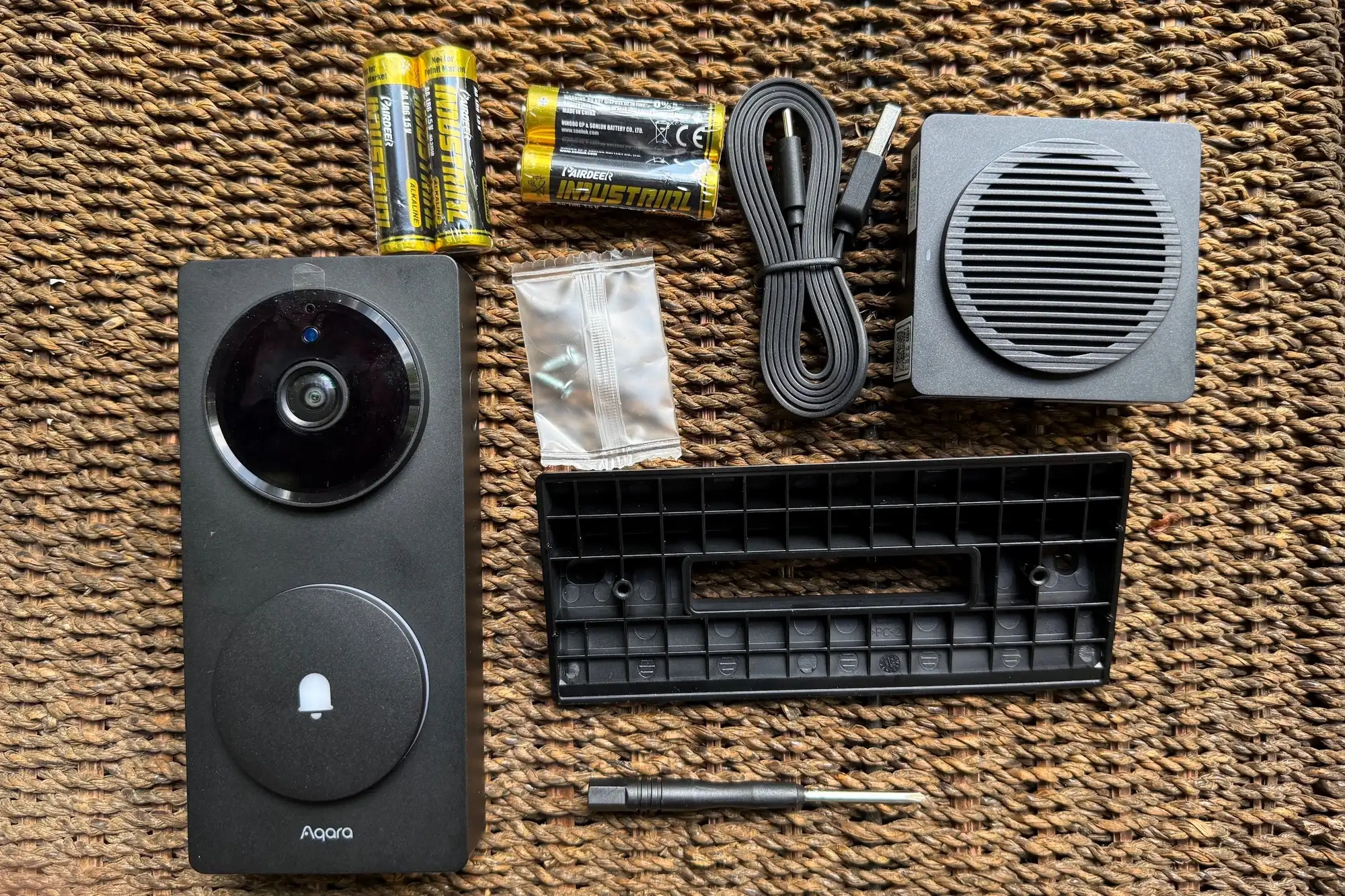 Aqara Doorbell Camera Hub G410 out of the box