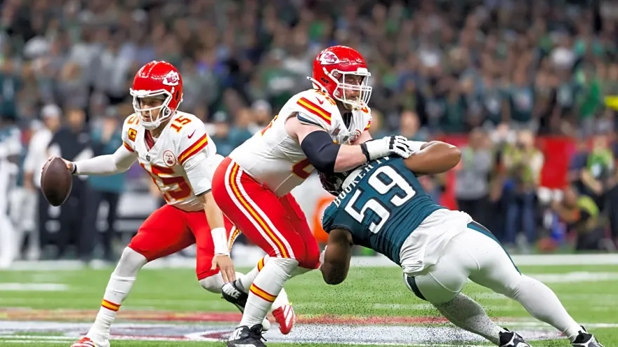Raiders know exactly what theyre getting in Thomas Booker after trading for him, but theres still one big issue