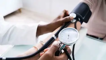 Cardiologist explains the right way to measure blood pressure at home (and prevent misdiagnosis and wrong medication)