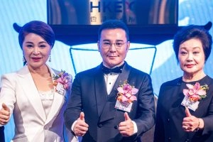 China makeup mogul becomes billionaire on hot Hong Kong debut