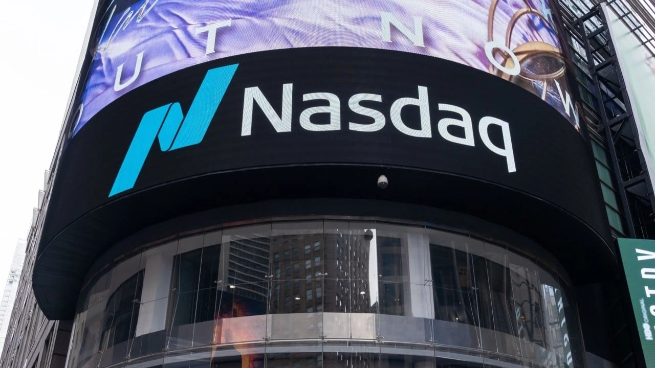 Microstrategy Joins Nasdaq-100: Bitcoin’s Dominance Solidified on Wall Street