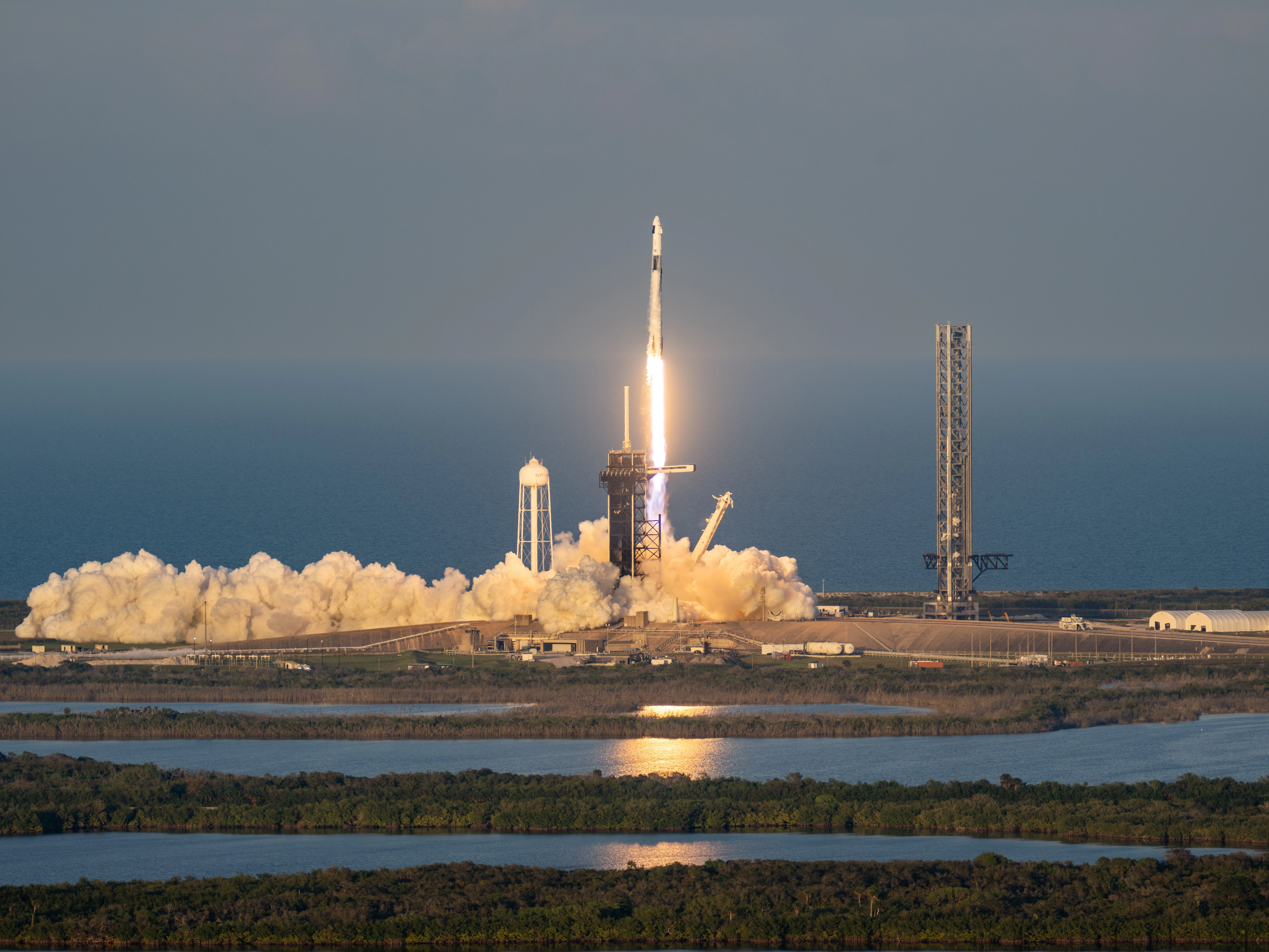 Elon Musk to Decommission SpaceX Dragon Amid Feud with Trump