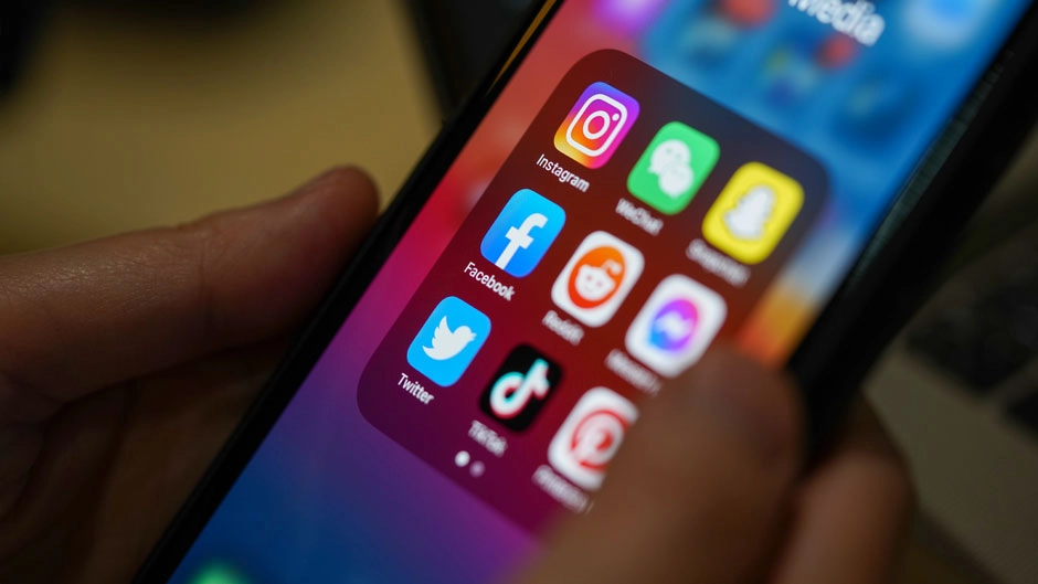 Unveiling the Social Media Ethics Crisis: Who Holds Platforms Accountable?
