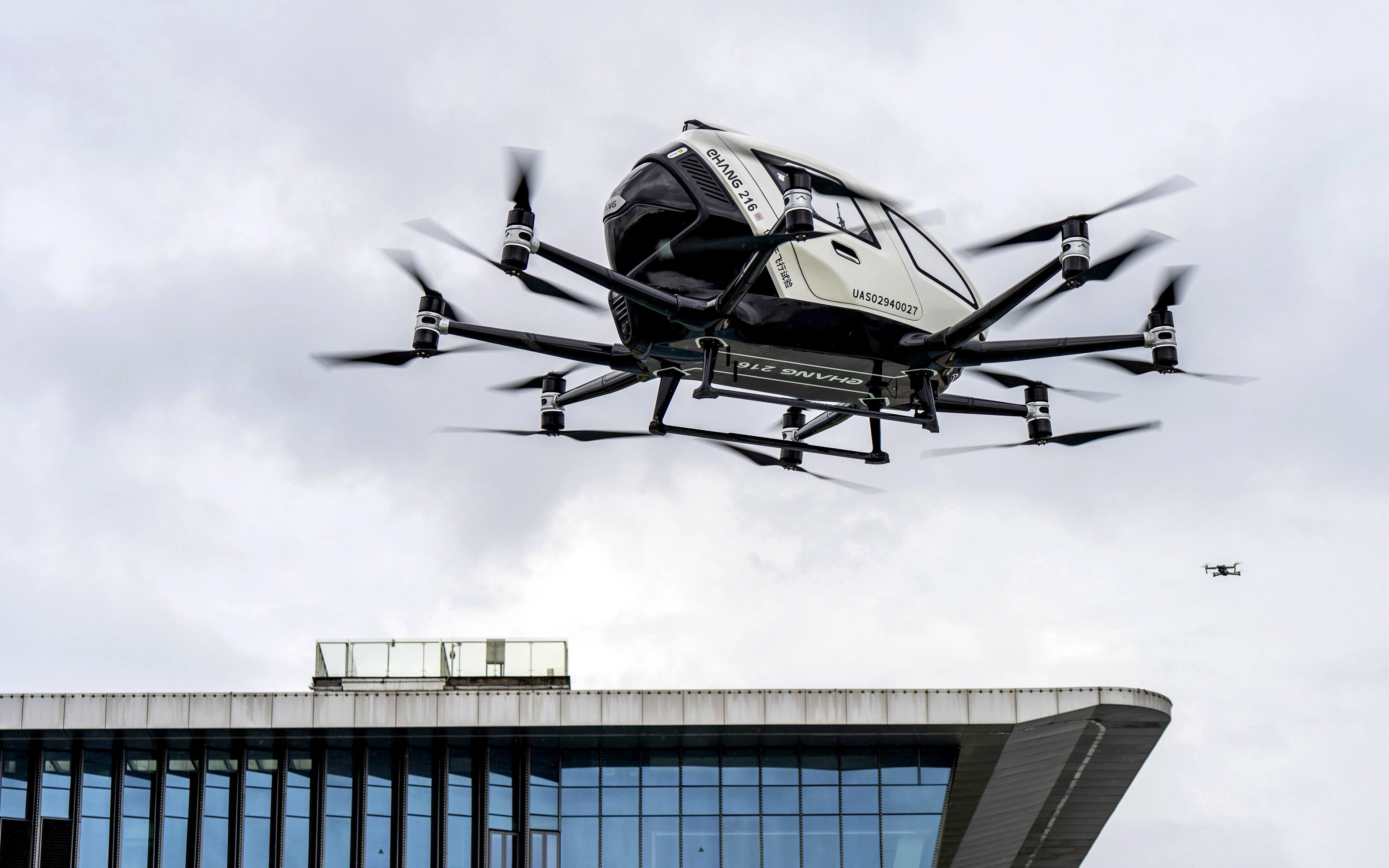 Future of Aviation: Are Pilotless Planes on the Horizon?