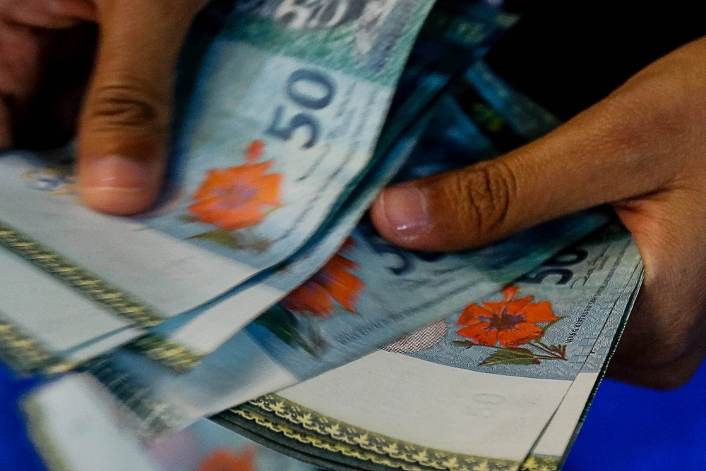 Ringgit Holds Steady Amid Middle East Tensions: Expert Insights & Market Analysis