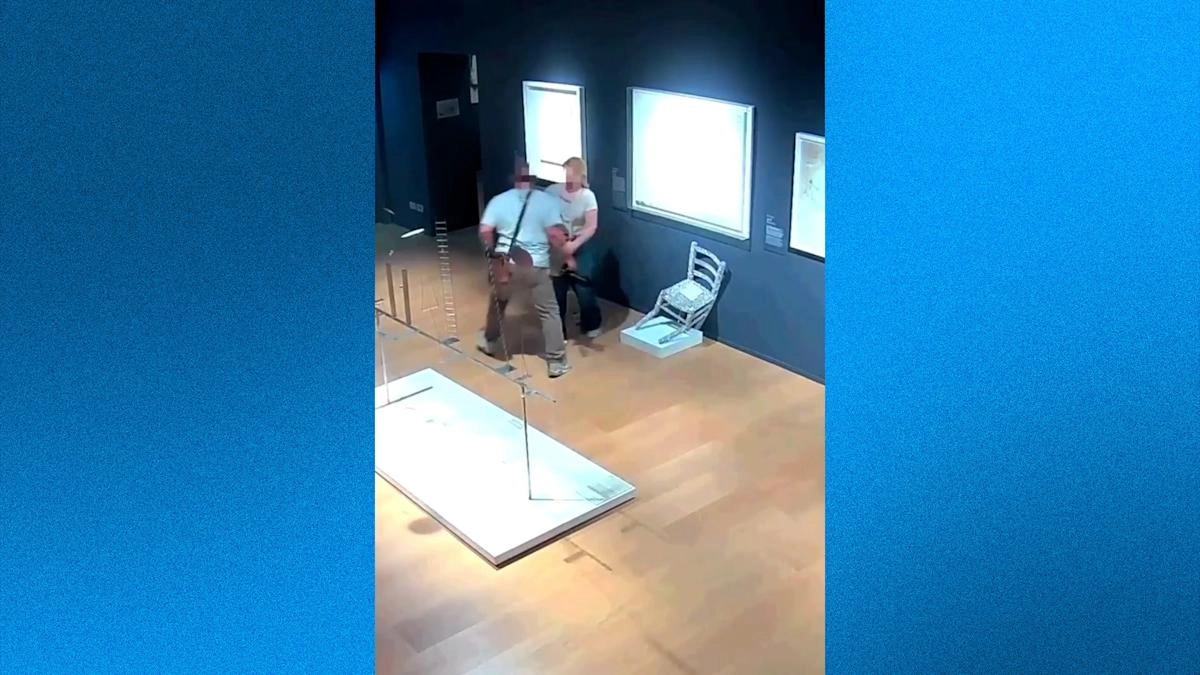 Tourists Destroy Crystal-Coated 'Van Gogh' Chair at Italian Museum