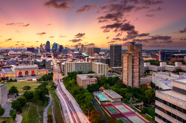 Sonesta Select Kansas City Airport Tiffany Springs Sold to KMG Hotels by HREC Investment Advisors