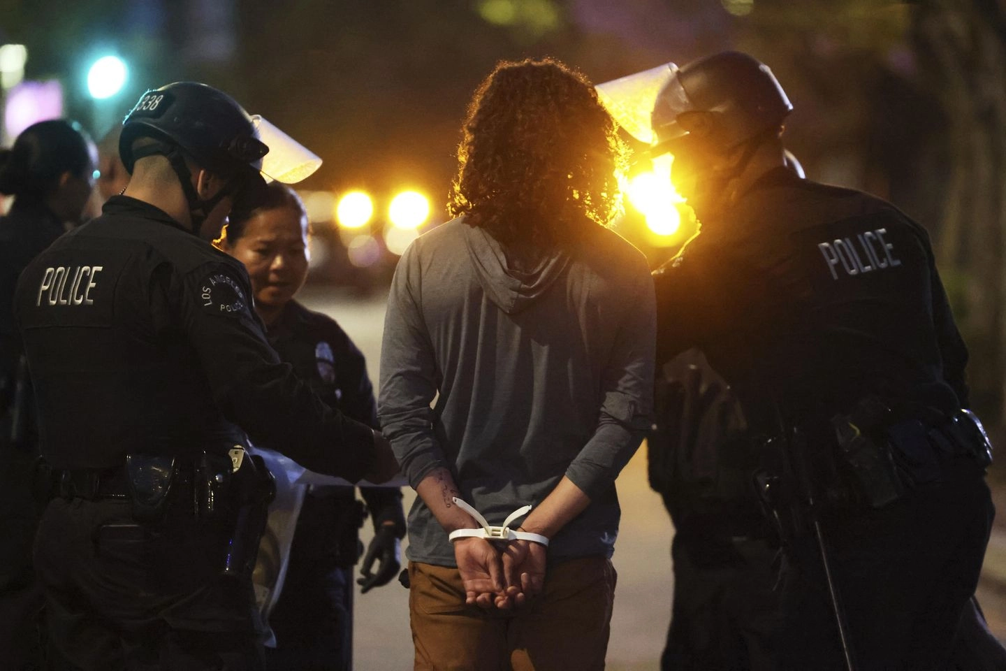 Los Angeles Rioters Face New Charges for Police Vehicle Arson - Federal Investigation Launched