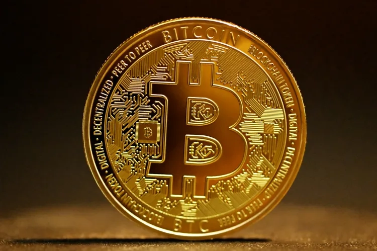 Bitcoin Price Forecast 2025: Analyst Predicts Transitional Period