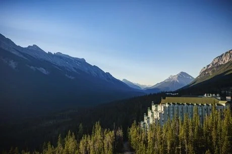 Redefine Mountain Luxury: Rimrock Banff, Emblems Collection Transformation 2026