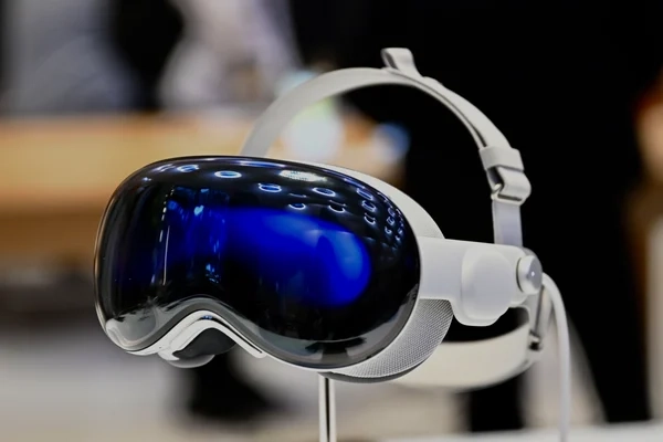 Apple's Extended Reality Ambitions: New Head-Mounted Devices on the Horizon