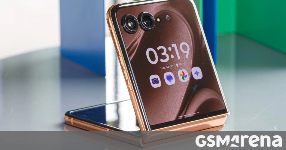Motorola Razr+ 2025 Review: Is It Worth the Upgrade from Vanilla Razr 2025?