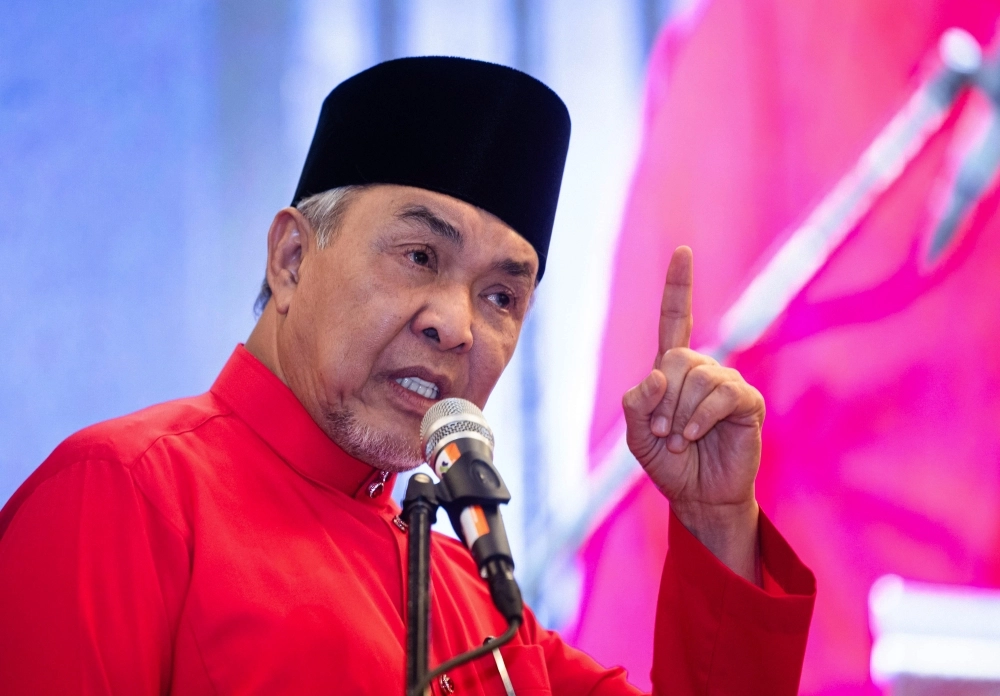 Umno President Confirms Party Will Remain in Barisan Nasional for GE16