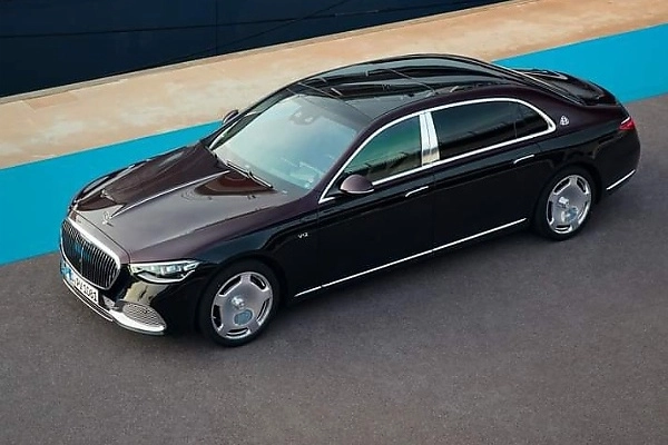 Mercedes-Benz Reports 9% Drop in Deliveries Due to Customs Policies