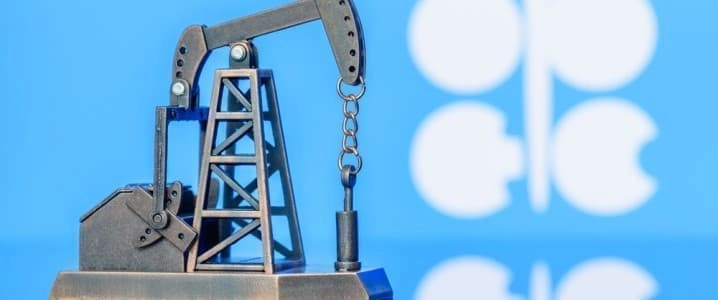 Standard Chartered Predicts $15 Upside for Oil Prices, Bullish on Gas - Expert Insights