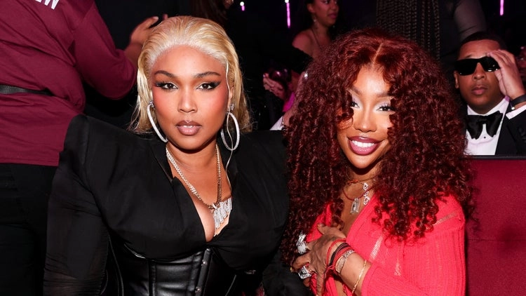 Lizzo and SZA Heat Up Paris Stage with Live Performance of "MY FACE HURTS FROM SMILING