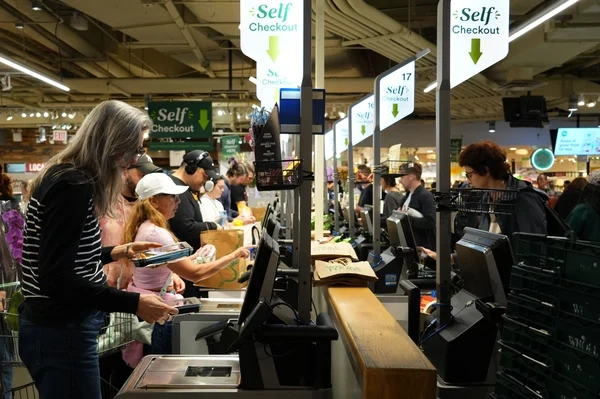 Consumer Sentiment Rises in July Despite Lingering Inflation Concerns