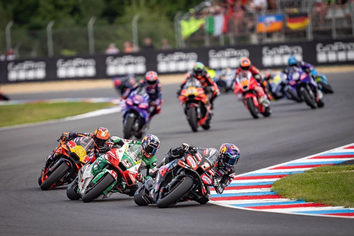 MotoGP Manufacturers Unite for Fair Share of Commercial Rights Income