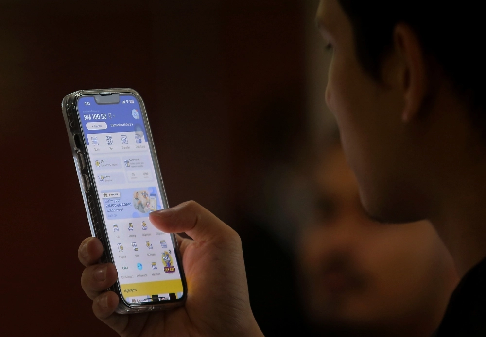 Revolutionizing Daily Life: How Mobile Apps Are Reshaping Malaysia's Shopping and Dining Habits