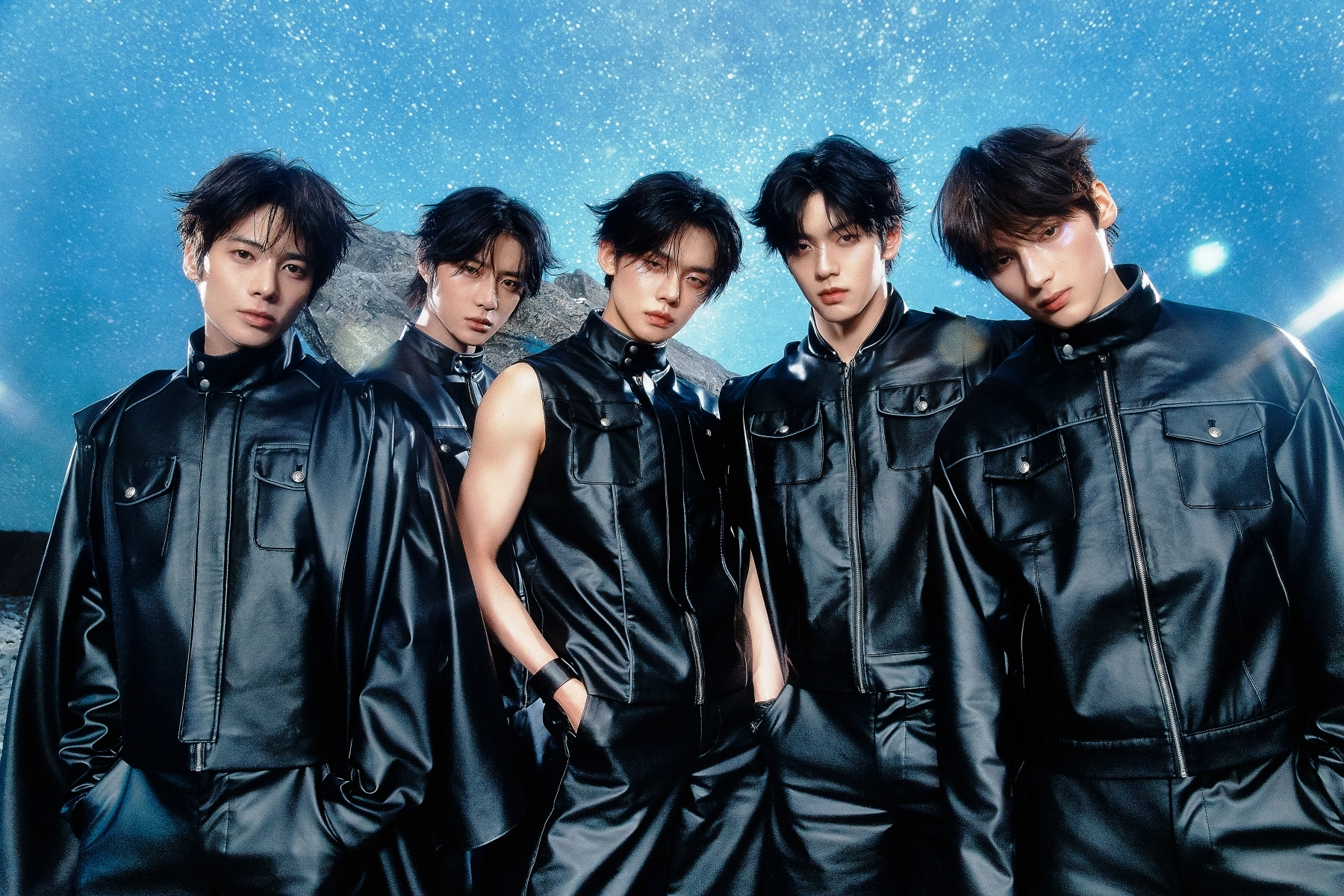 TXT's The Star Chapter: TOGETHER Sells Over 1.4 Million Copies in First Day!