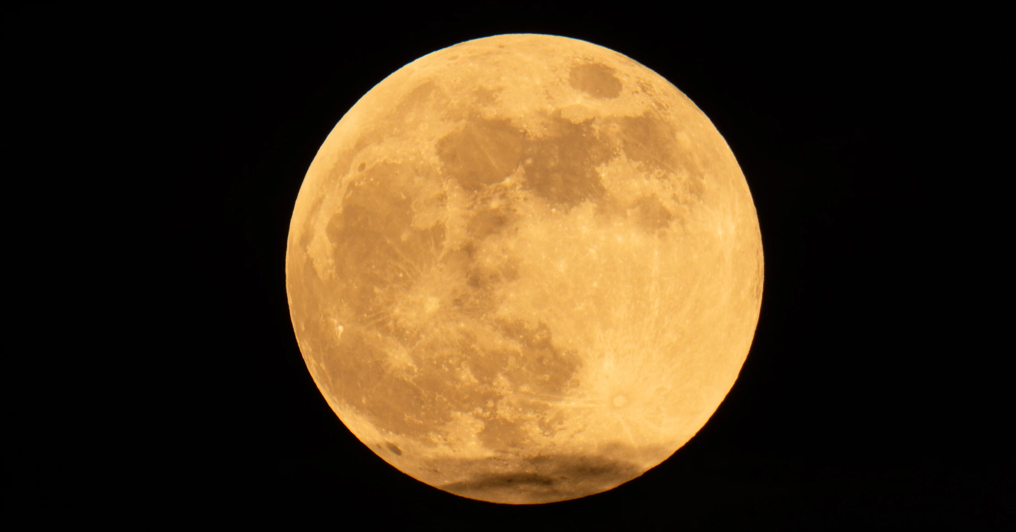 2025 Hunter's Moon in Aries: Embrace Change and Take Charge