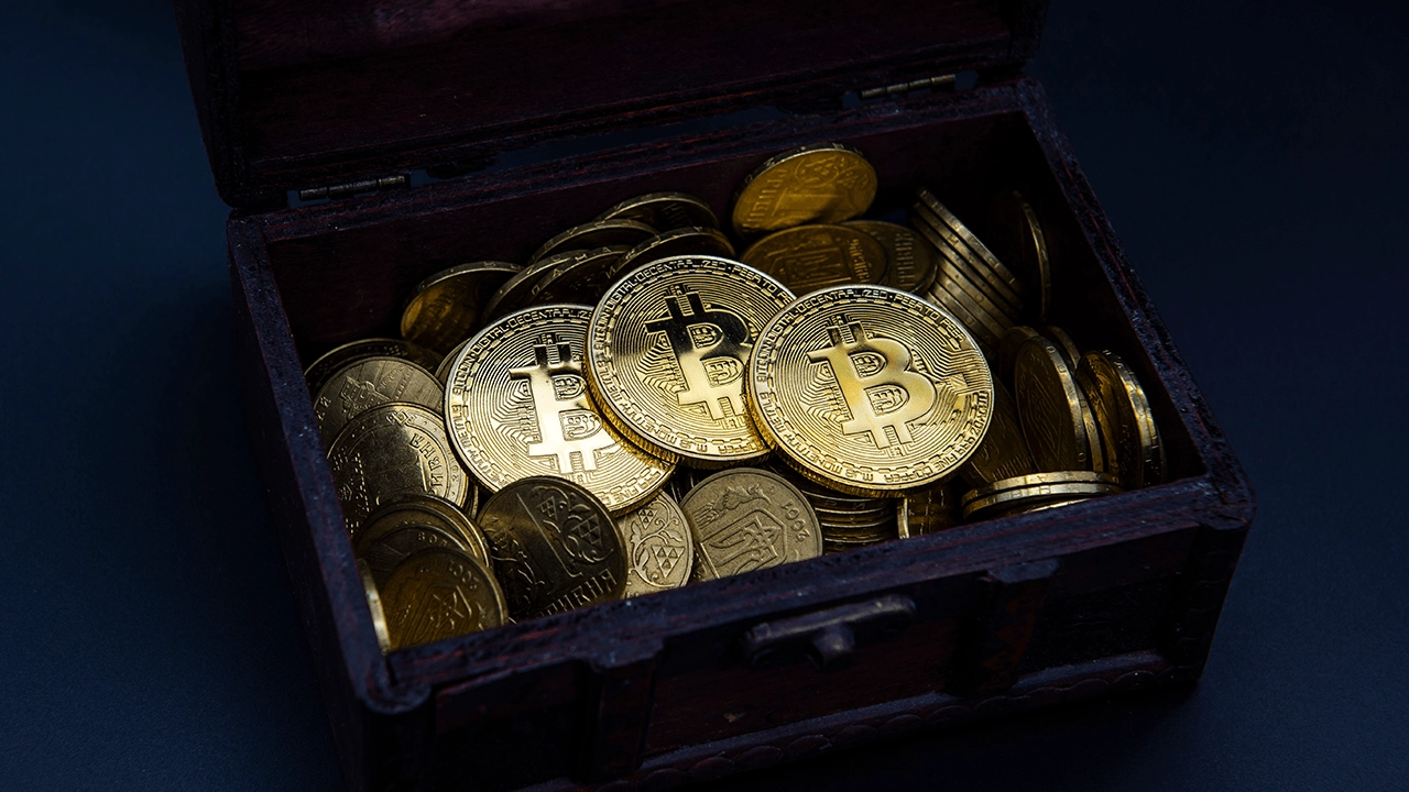 Bitcoin News: Massive 2025 Breakout Sees 101,000 BTC Shifted from Early Addresses