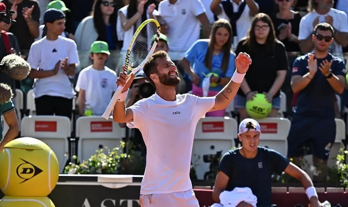 French Tennis Player Corentin Moutet's Stunning Upset Against Medvedev: A Rollercoaster Ride to the Semifinals