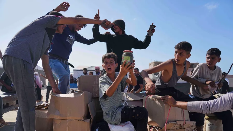 Israeli Defense Forces Resume Aid Airdrops in Gaza Amid Reports of Starvation
